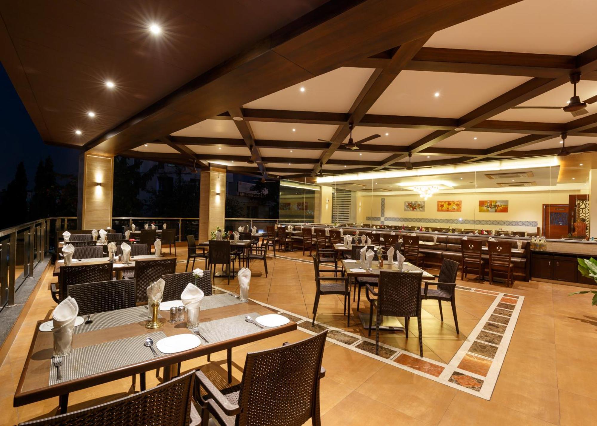 Hotel Ayodhya Колхапур Экстерьер фото
