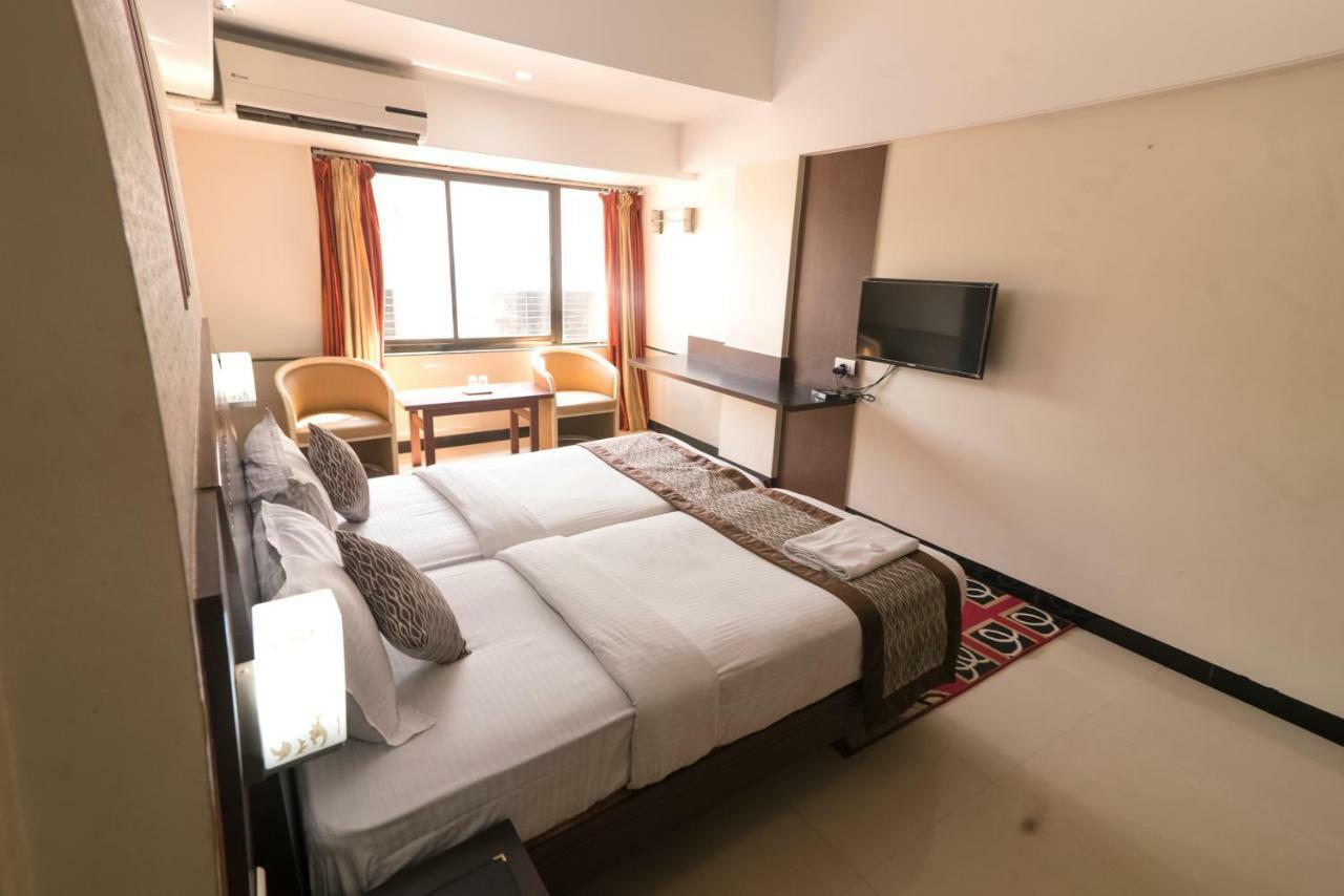 Hotel Ayodhya Колхапур Экстерьер фото