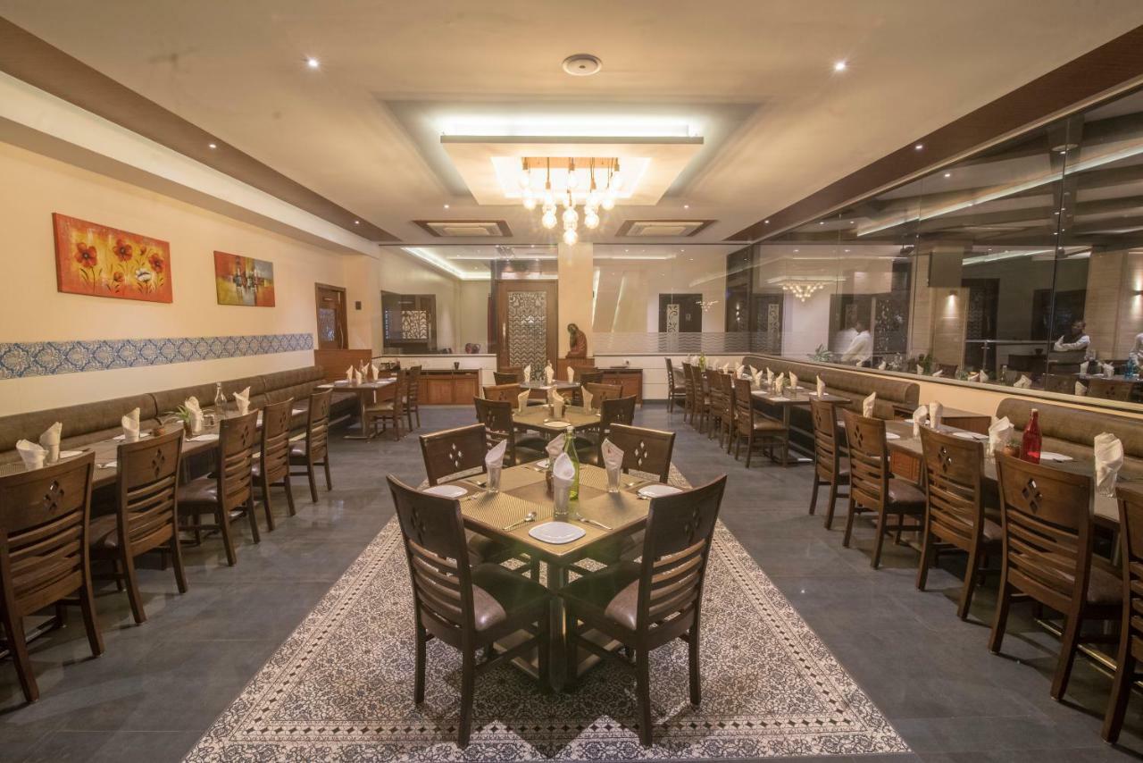 Hotel Ayodhya Колхапур Экстерьер фото