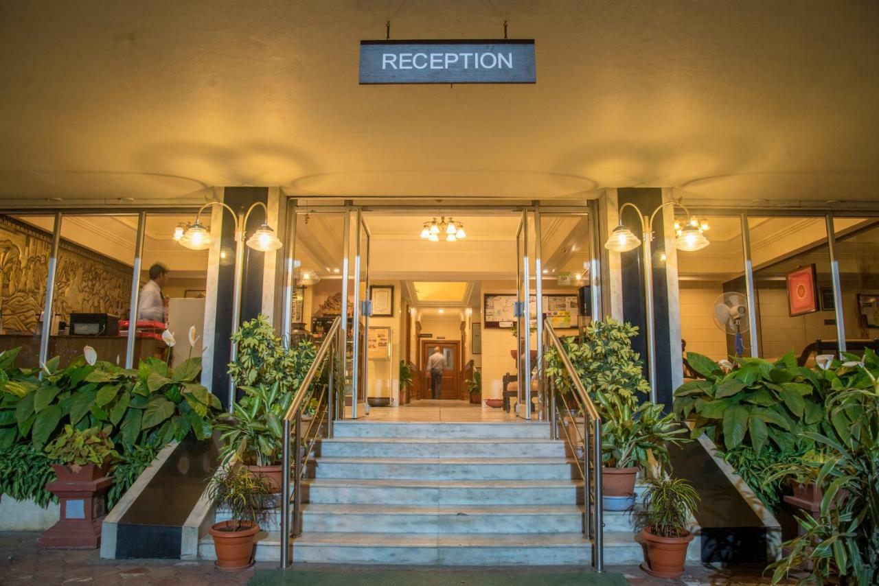 Hotel Ayodhya Колхапур Экстерьер фото