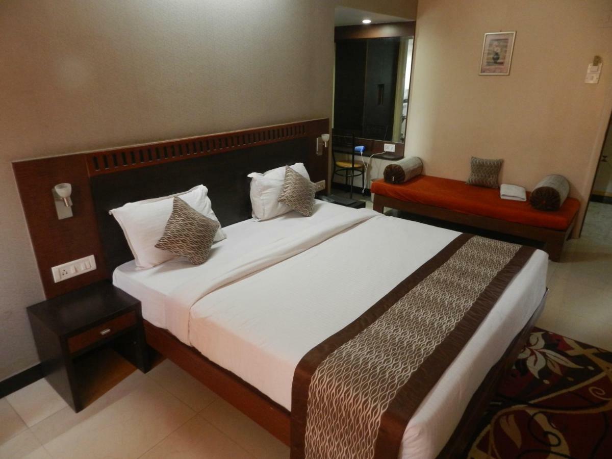 Hotel Ayodhya Колхапур Экстерьер фото